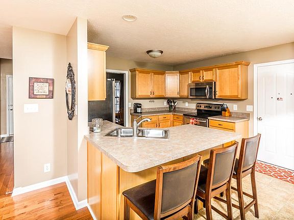 5th image of 3945 Gaine Dr