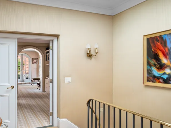 163 East 64th Street image 32 of 33