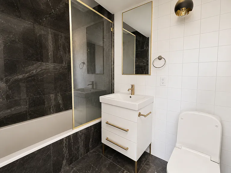 1054 Dean St #2F — Photo 8