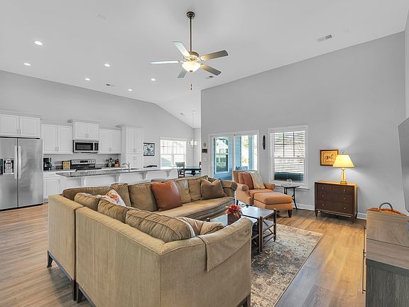 2nd image of 412 Rubia Dr