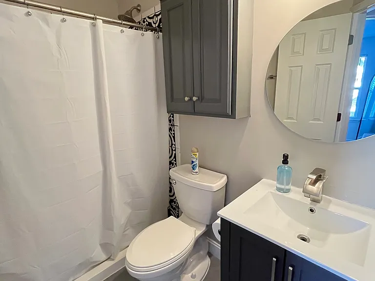Rotunda Cir — Photo 15