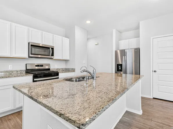 5823 Hematite Rim, San Antonio, TX 78222