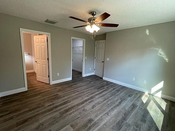 3rd image of 2284 W Linden Dr