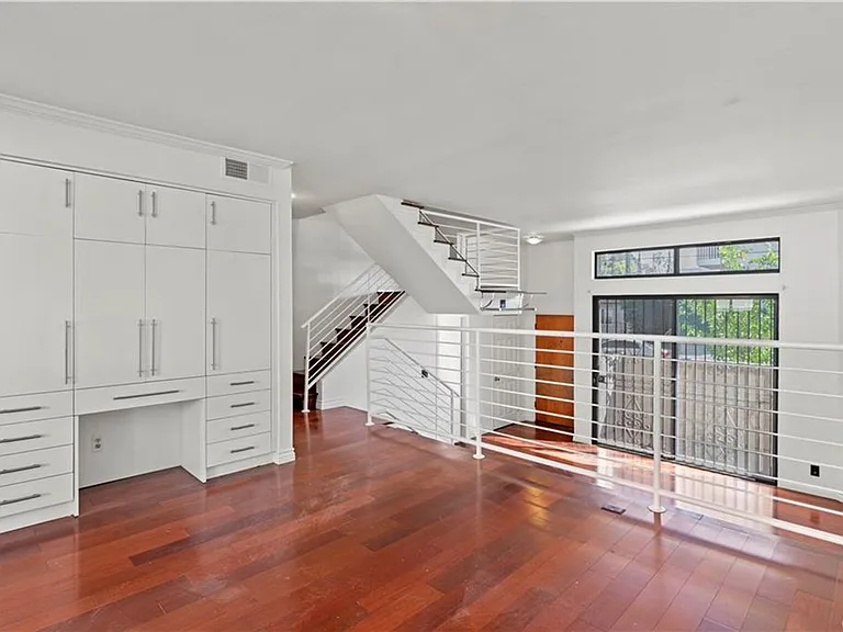 13243 Vanowen St #3 — Photo 4