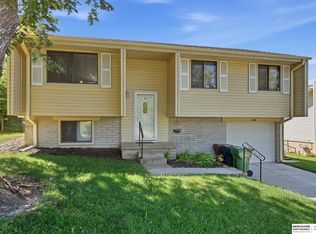 11906 S 33rd St, Bellevue, NE 68123