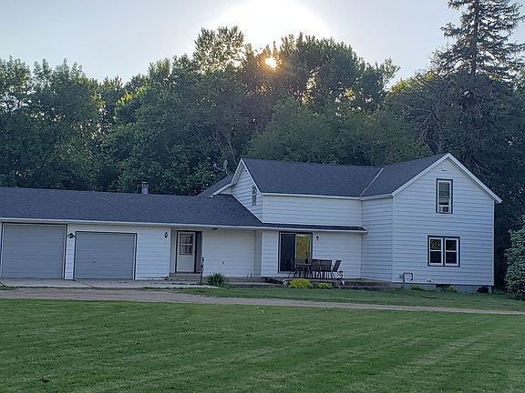 4 Bedrooms, 2 Bathrooms