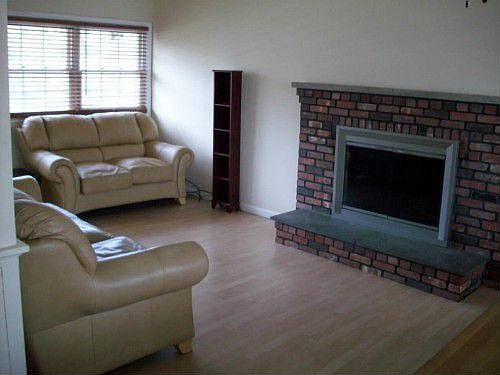 1st image of 825 Oakfield Ave