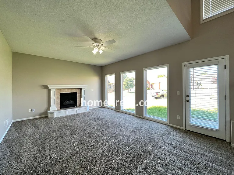 8310 NW 77th Ter — Photo 14