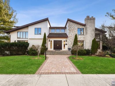 124 Charlotte Pl, Englewood Cliffs, NJ, 07632