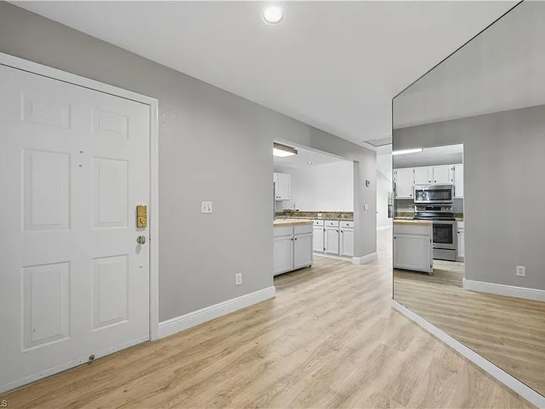 6654 Tannin Ln #B — Photo 18