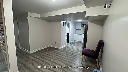 38 Saintsbury Sq #BASEMENT Photo 1