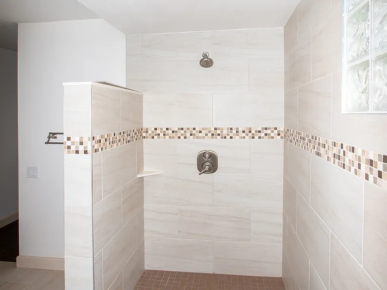 3740 Overpark Rd — Photo 22