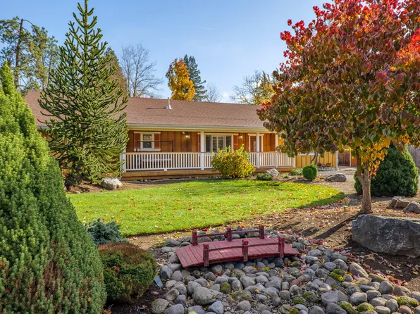 708 Pine St, Rogue River, OR 97537