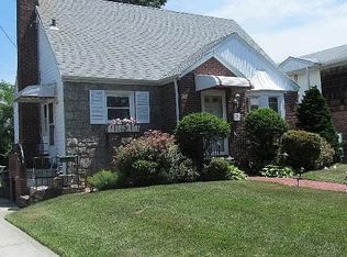 1030 Van Buren Ave, Franklin Square, NY 11010