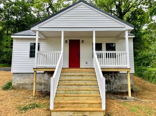 8 McArthur St, Staunton, VA 24401