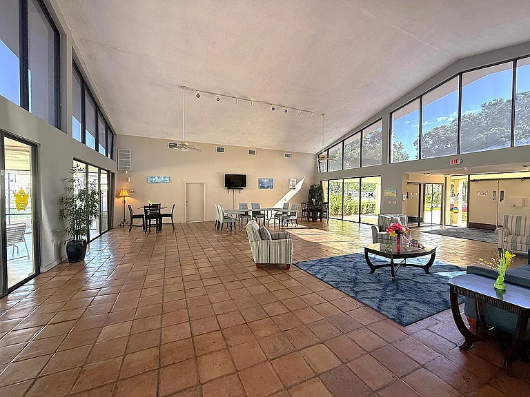 2906 S Semoran Blvd — Photo 17