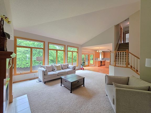 3rd image of 842 Bald Lake Ct