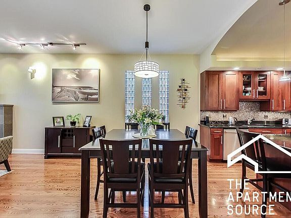 4th image of 1520 N Sedgwick St #4
