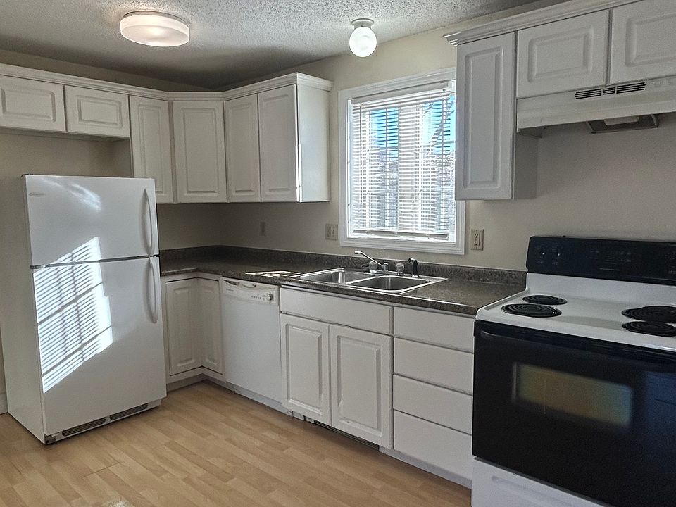 1st image of 13 Pezzullo St APT 3
