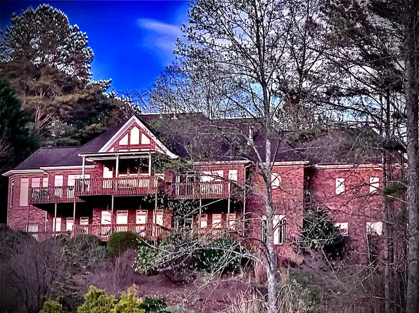 221 Sunset Valley Cir, Cleveland, GA 30528