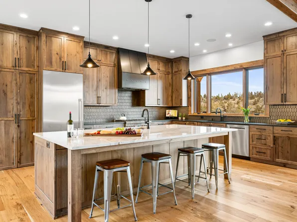 20334 Arrowhead Dr, Bend, OR 97703