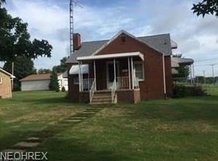 211 6th St SE, Brewster, OH 44613
