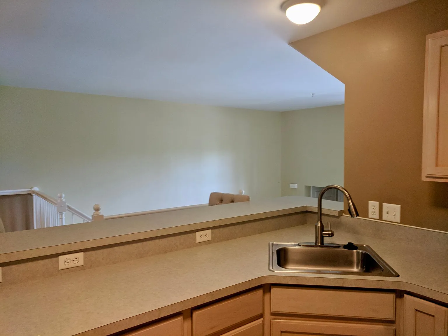 2 bed, 1120 sqft, $2,100 — Photo 3