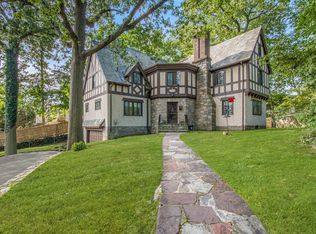 22 Normandy Ln, New Rochelle, NY 10804