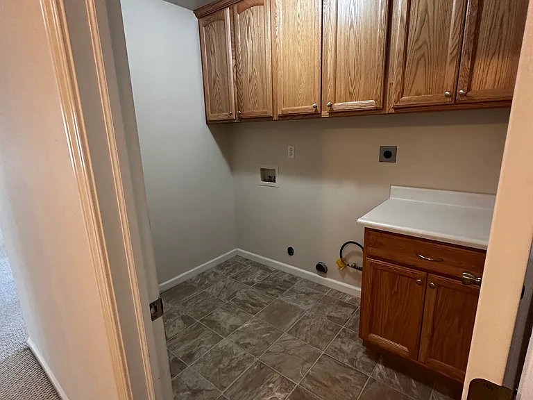 320 Elderberry Ln — Photo 6