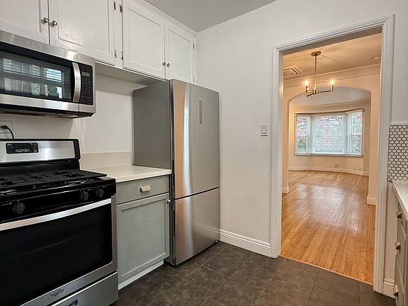 4th image of 750 Silver Lake Blvd #750