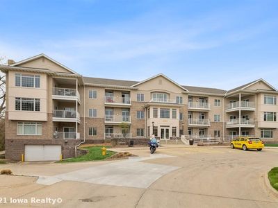 14100 Pinnacle Pointe Dr UNIT 305, Clive, IA, 50325