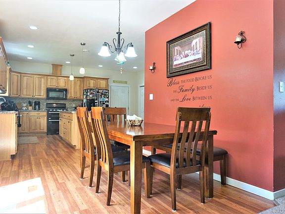 4th image of 39999 Ashwood Dr