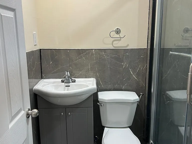 66 Cluett Dr #BASEMENT — Photo 8