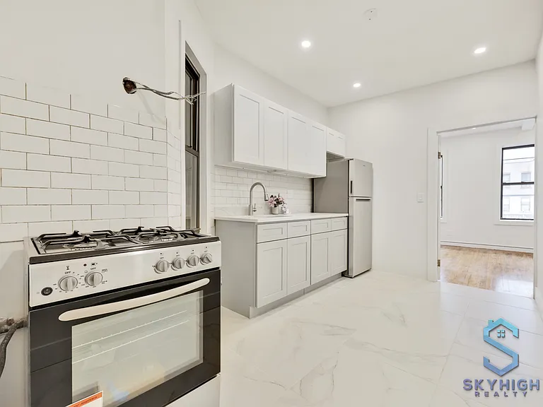 771 4th Ave #1B — Photo 6