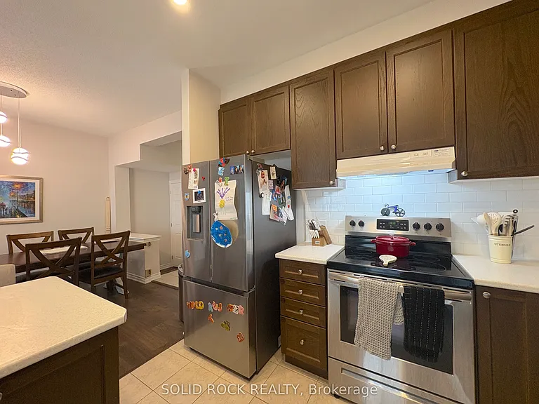 719 Derreen Ave — Photo 13