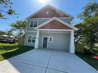 605 Center St, Richmond, TX 77469