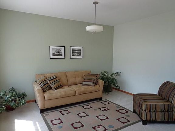 2nd image of 2088 Holt Ln