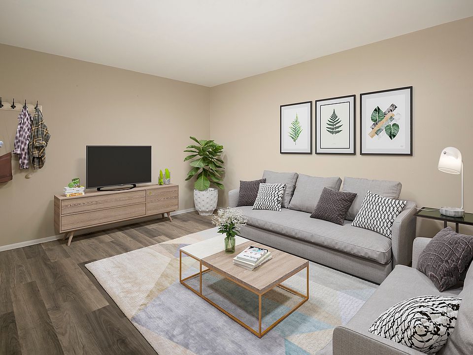 2nd image of 830 20th St APT 202