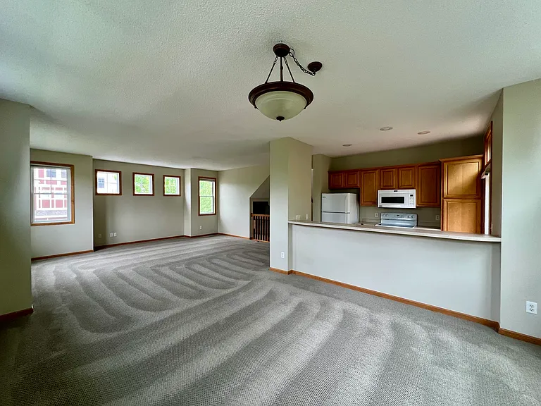 1922 Red Maple Ln — Photo 9