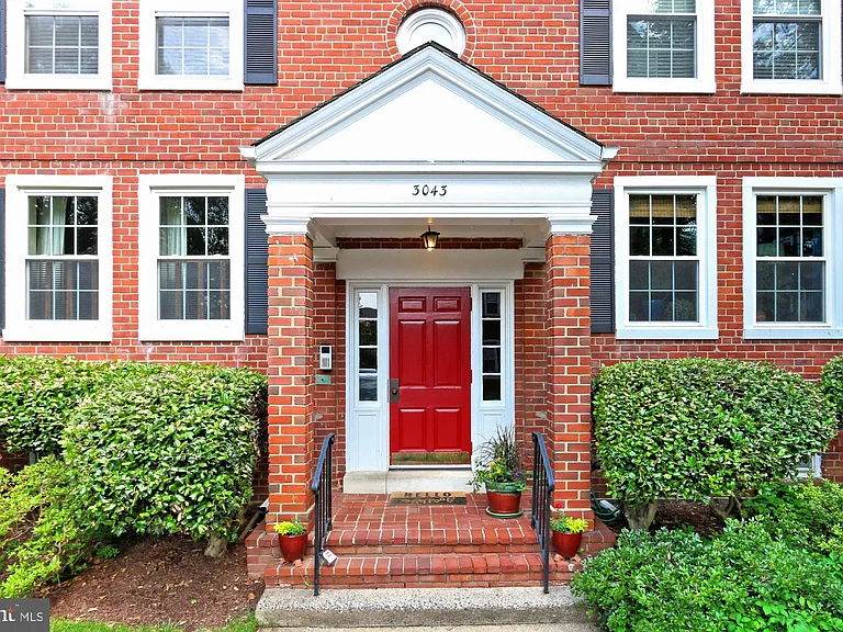 3043 S Columbus St #C1 — Photo 3