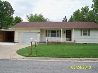305 W 23rd St, North Newton, KS 67117