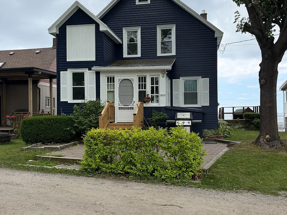 11611 Beach Rd W