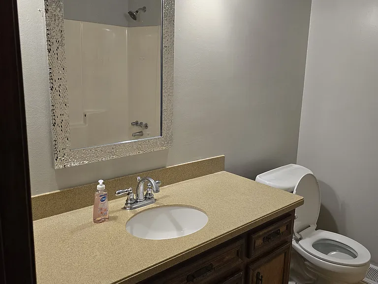 102 Woodgreen Dr — Photo 7