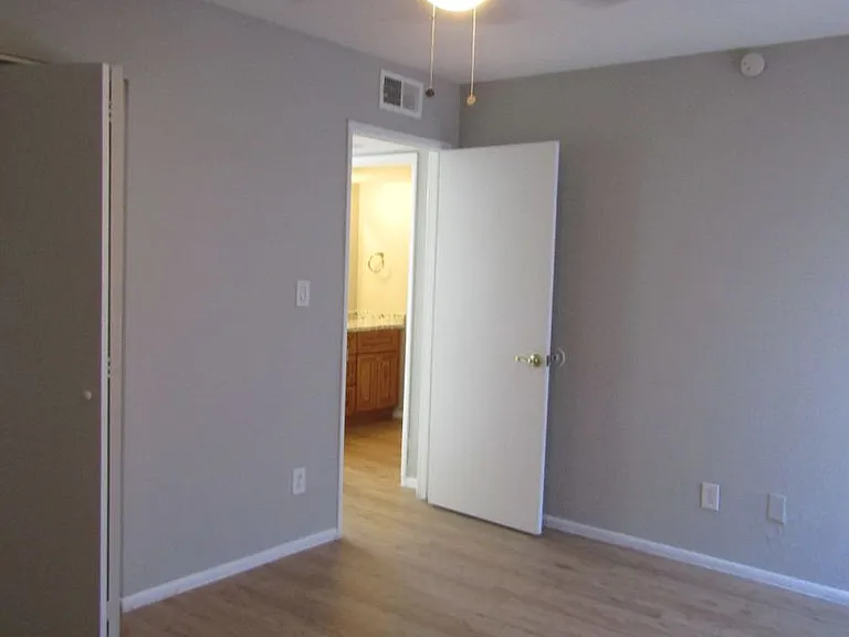260 W 8th Ave #9 — Photo 7