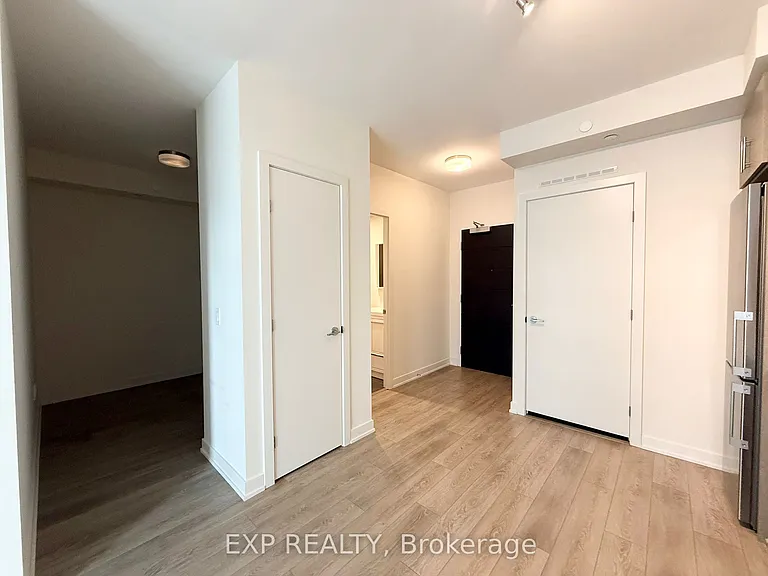 212 King William St #1207 — Photo 16