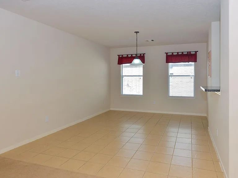 13607 Manor Crest Ln — Photo 10