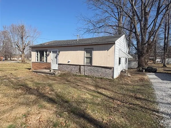 1309 W Gibson Drive, Austin, IN 47102