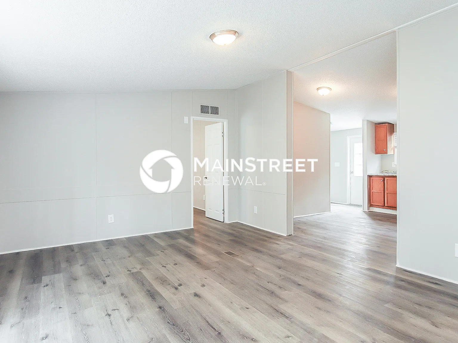 2318 Blair Dr — Photo 2