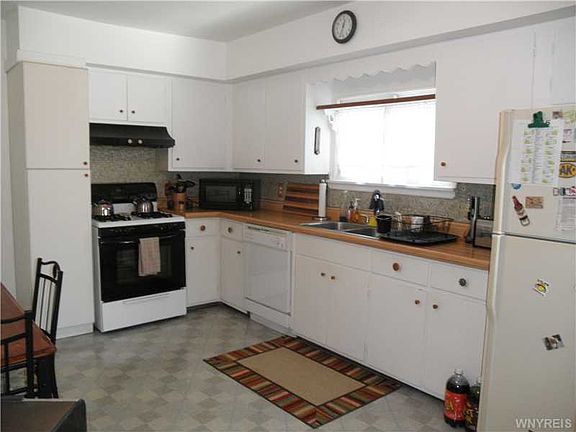 2nd image of 1379 Elwood Dr