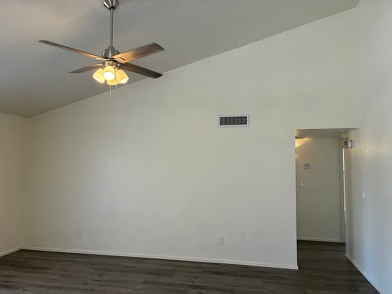 5637 W Yucca St — Photo 5